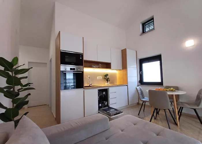 Lunaris Apartments